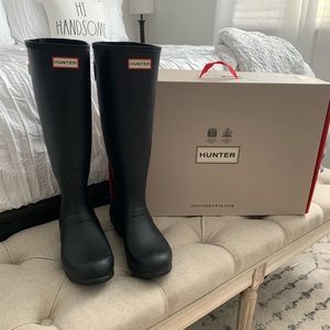 Hunter boots 👢